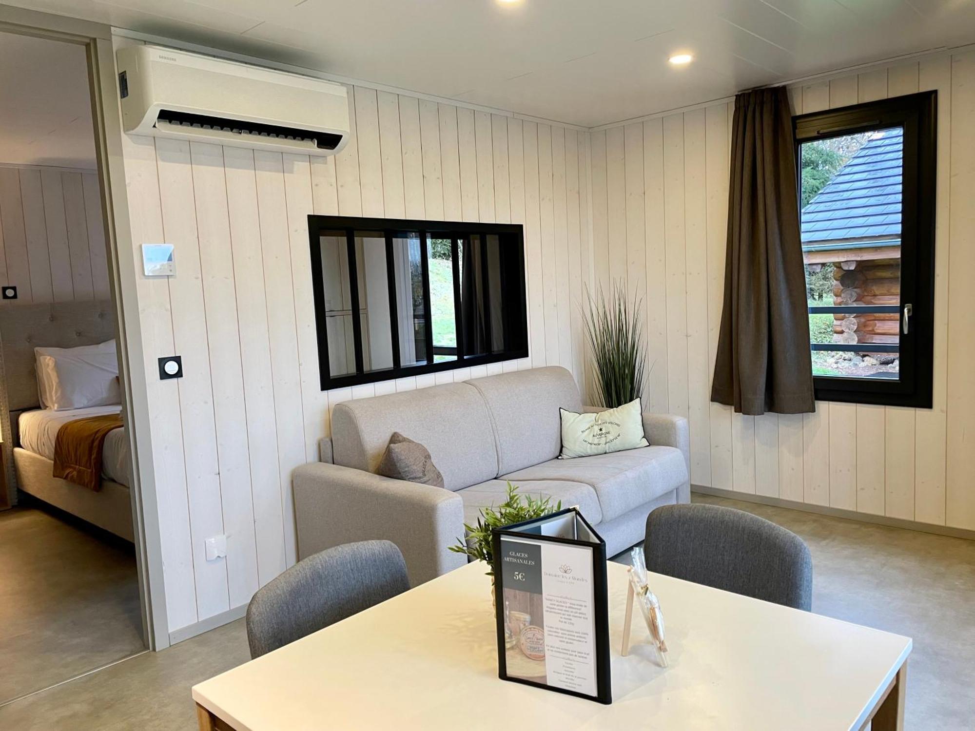 Hotel Domaine Les 2 Mondes Aydat Esterno foto